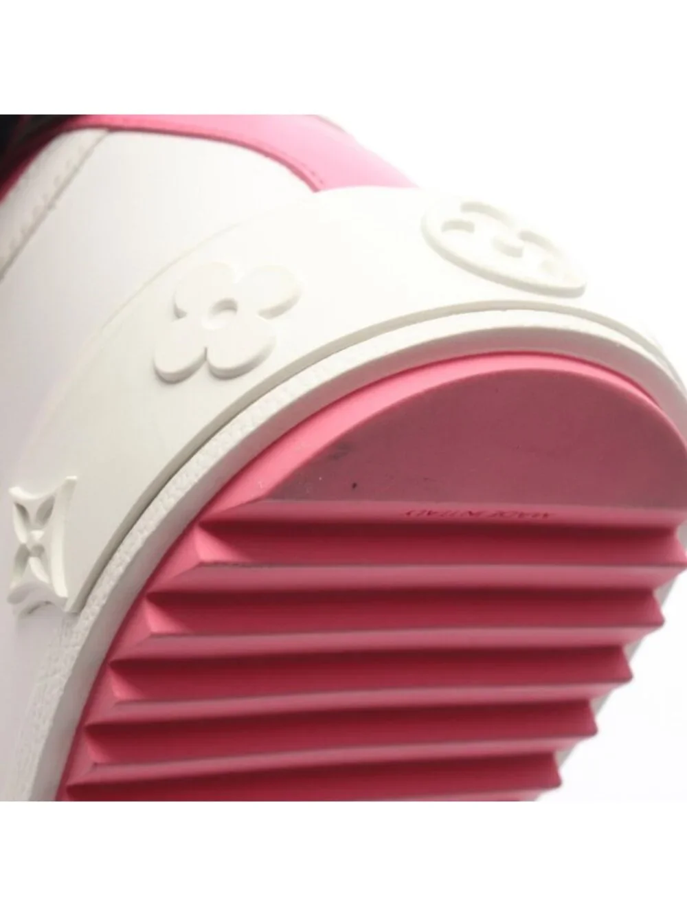 Louis Vuitton Sneakers Time Out Line Monogram Leather